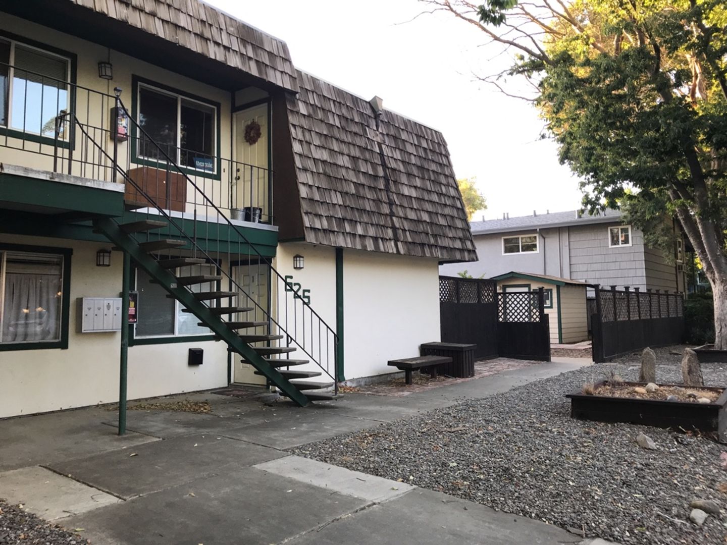 Davis Apartment: 625 Adams Street