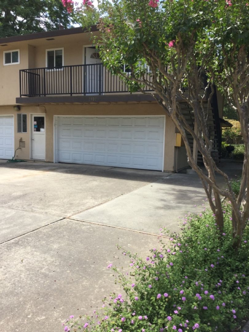 Davis Condo: 1901 Donner Ave #4