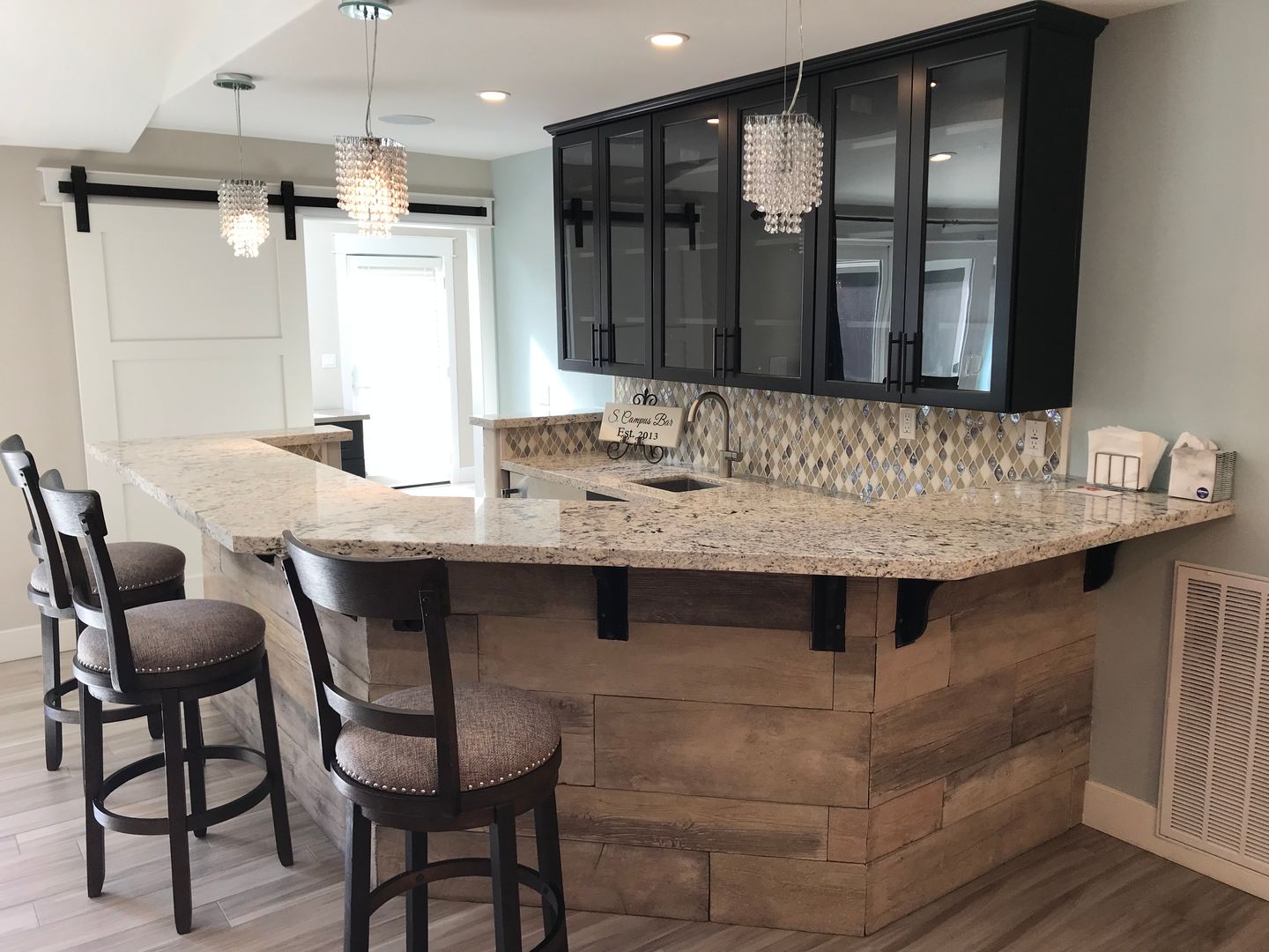 Davis House: 527 S Campus Way