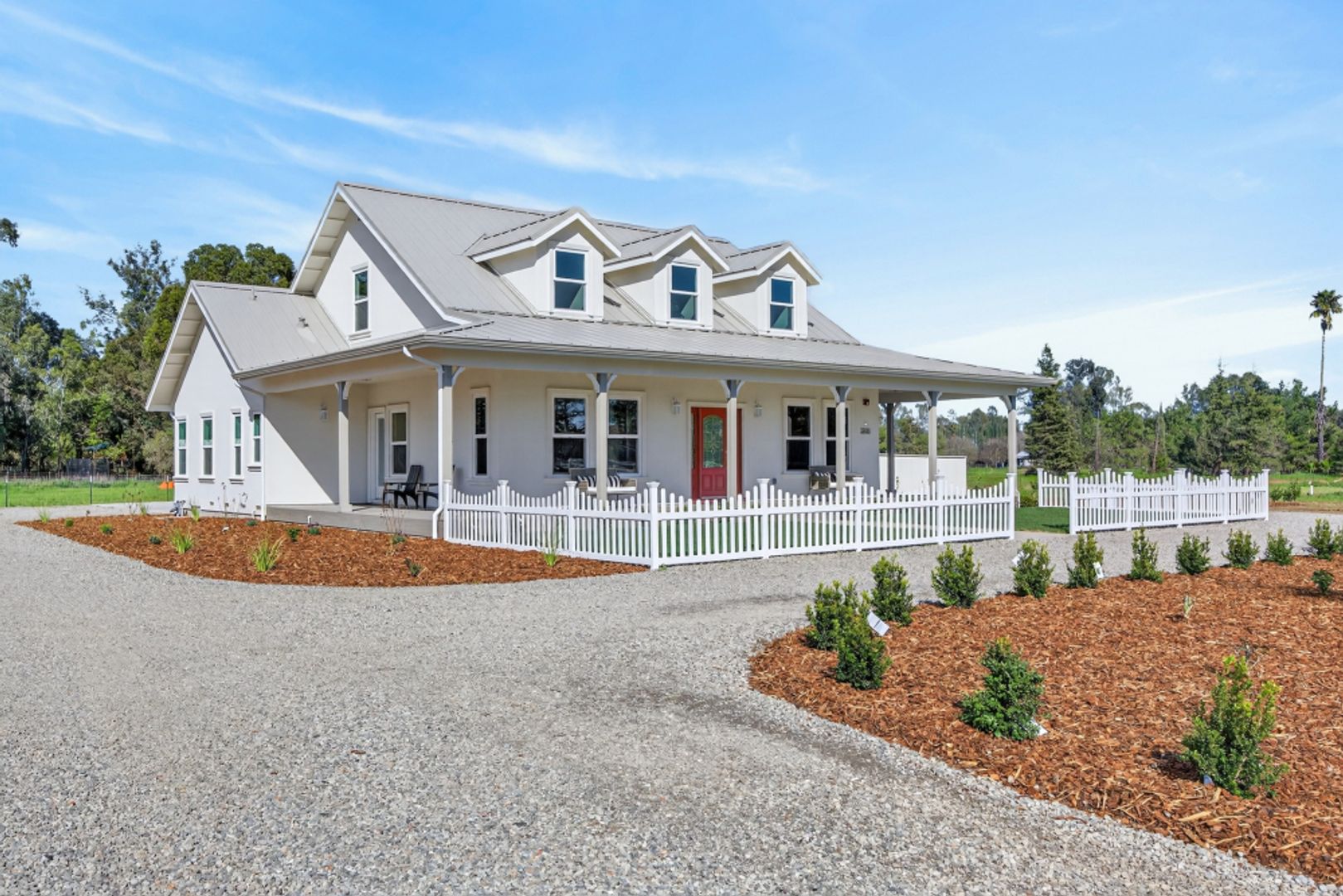Davis House: 35628 Yosemite Avenue