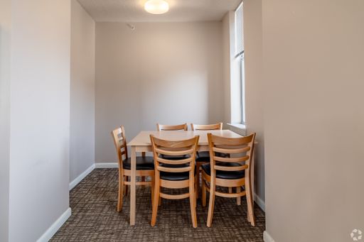 Private 1 Bed/1 Bath Unit – photo 1