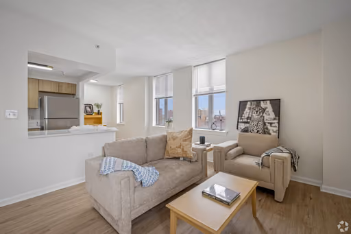 Private Fully Furnished 1 Bed/1 Bath Unit – photo 1