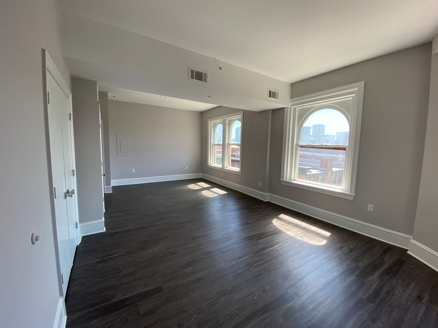 Baltimore Apartment: 306 W Franklin St