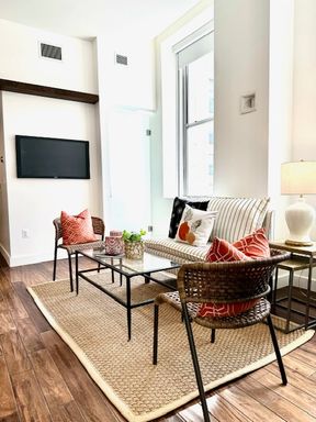 Elevated Studio Living in Baltimore’s Historic Redwood District – photo 1