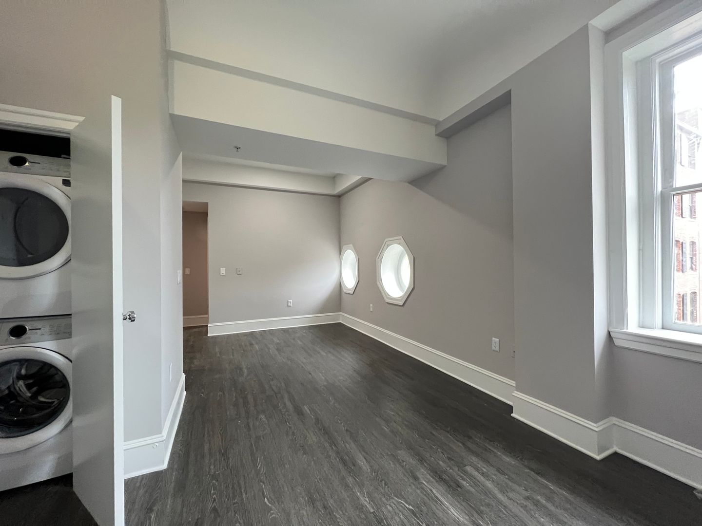 Baltimore Apartment: 306 W Franklin St