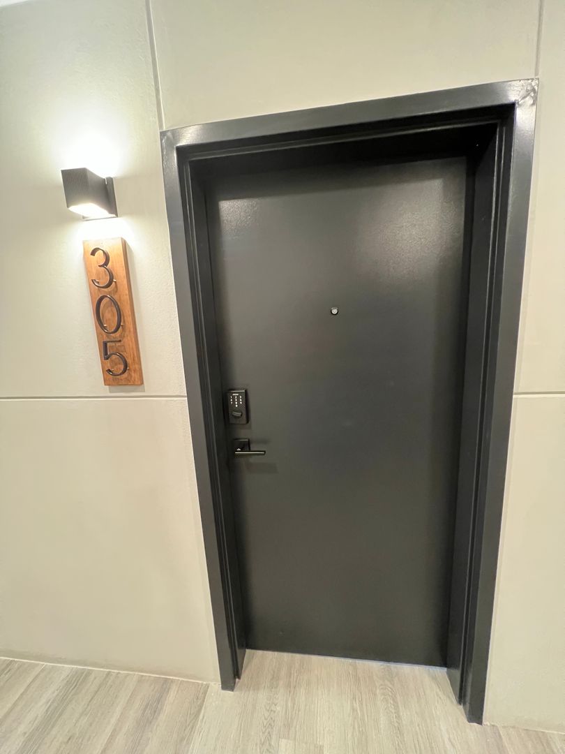 Baltimore Apartment: 725 W Pratt Street