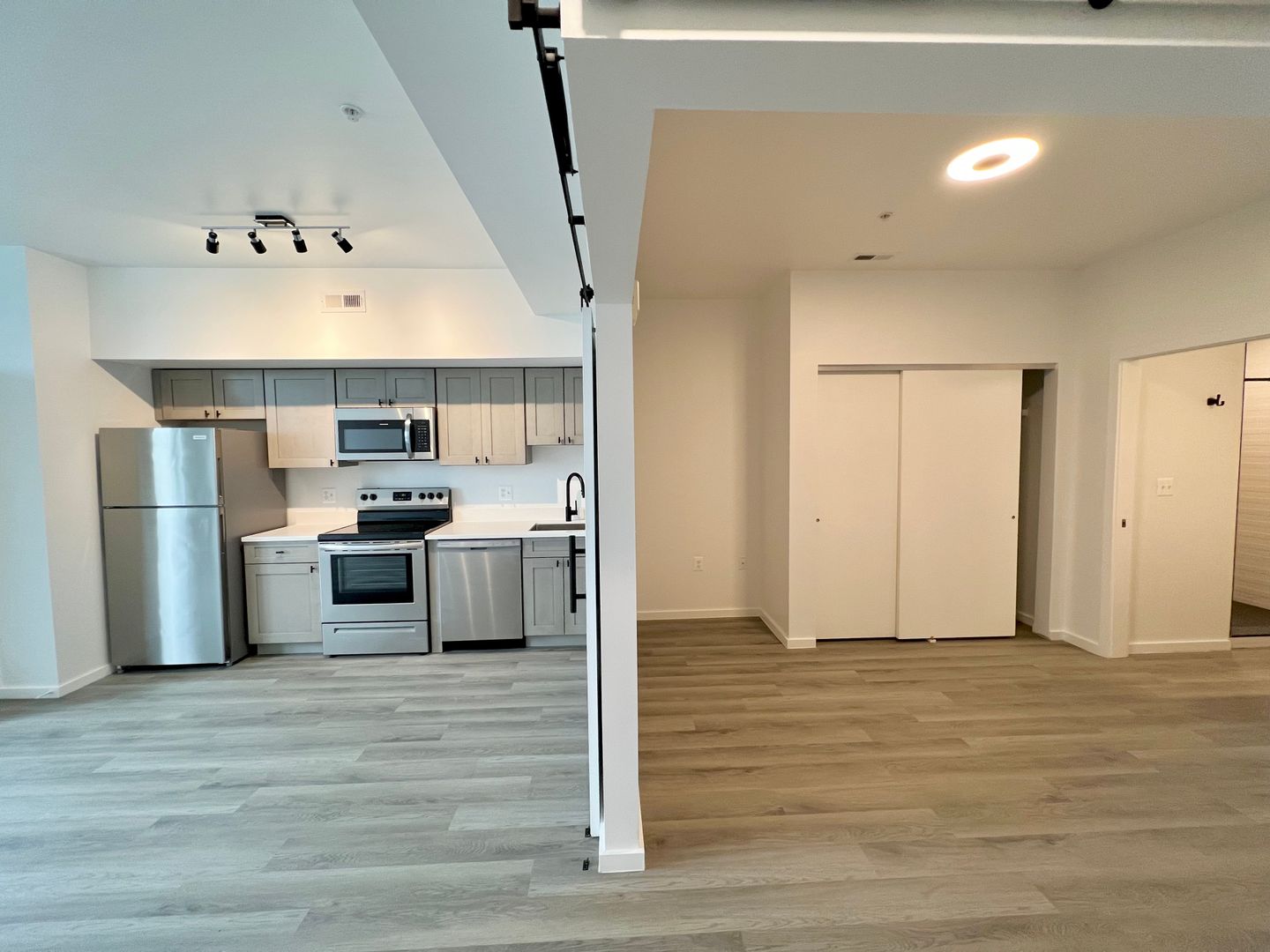 Baltimore Apartment: 725 W Pratt Street