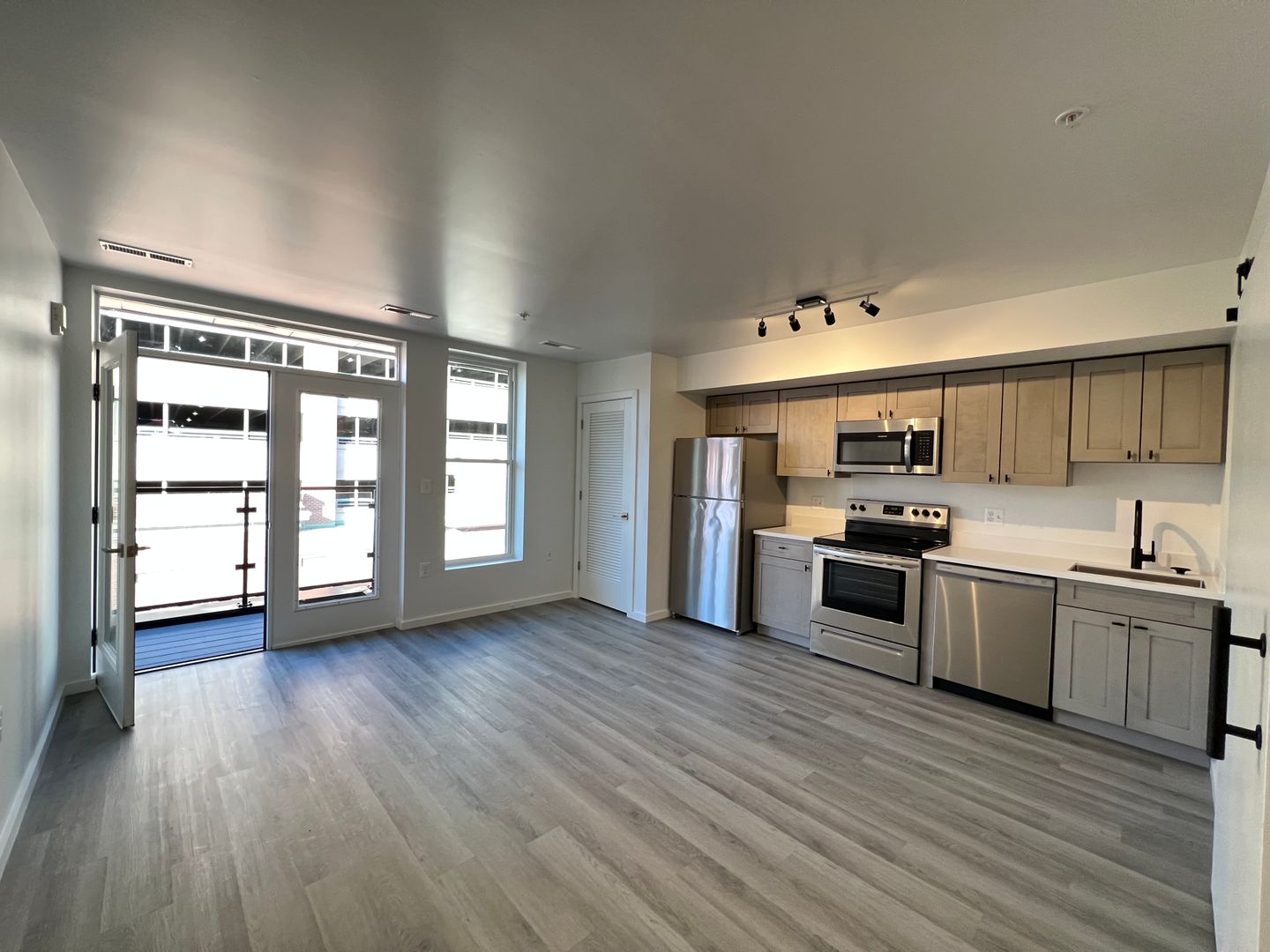 Baltimore Apartment: 725 W Pratt Street