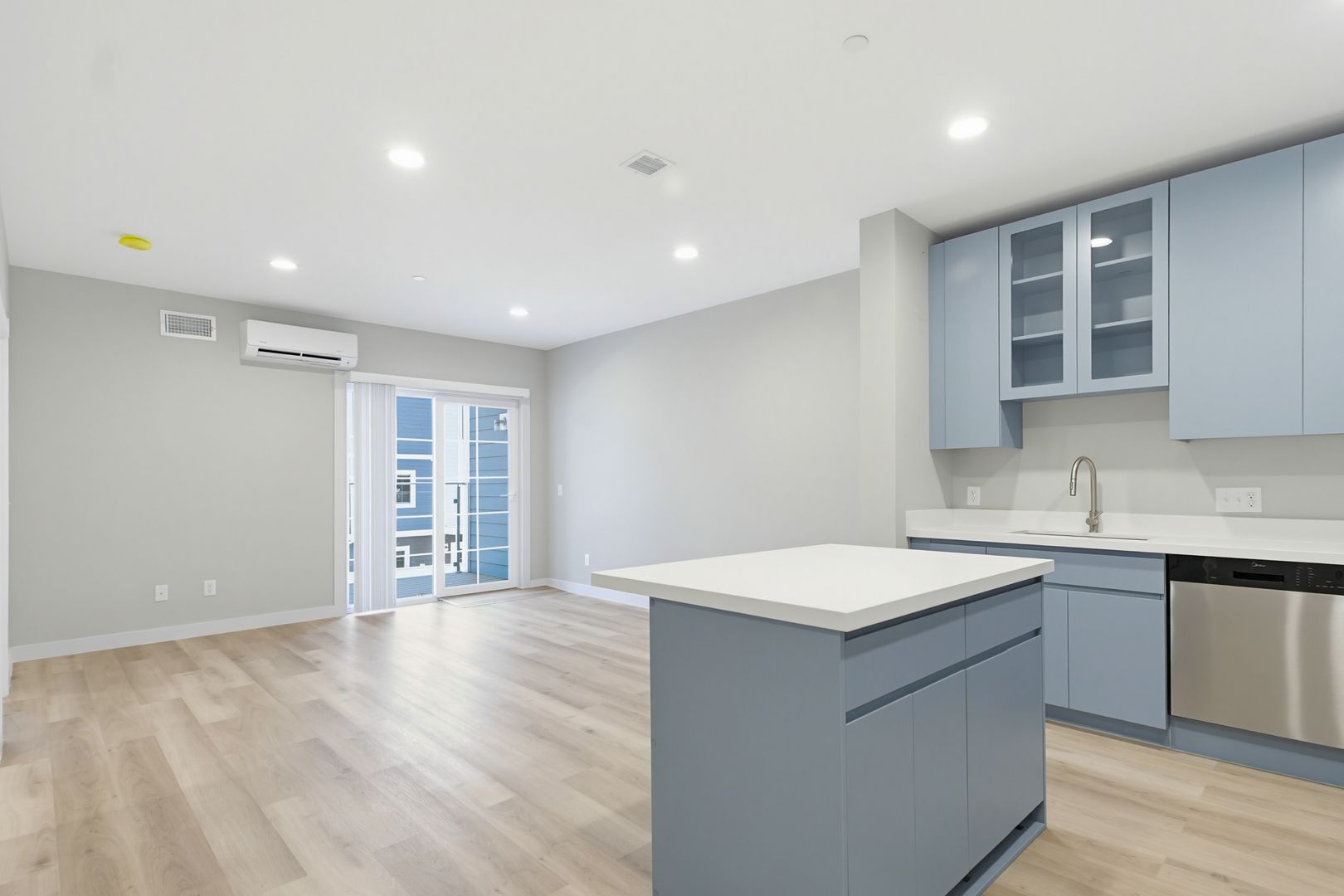 Franklin Apartment: 230 East Central Street