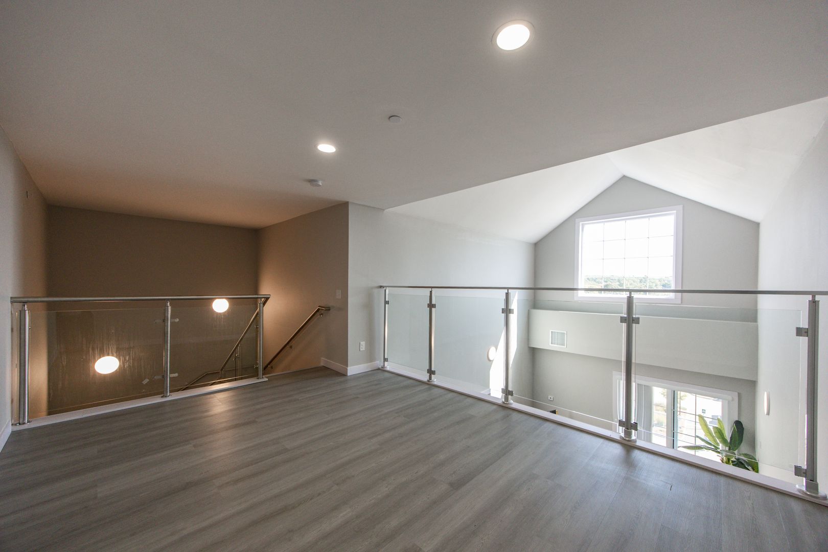 Franklin Apartment: 330 East Central Street