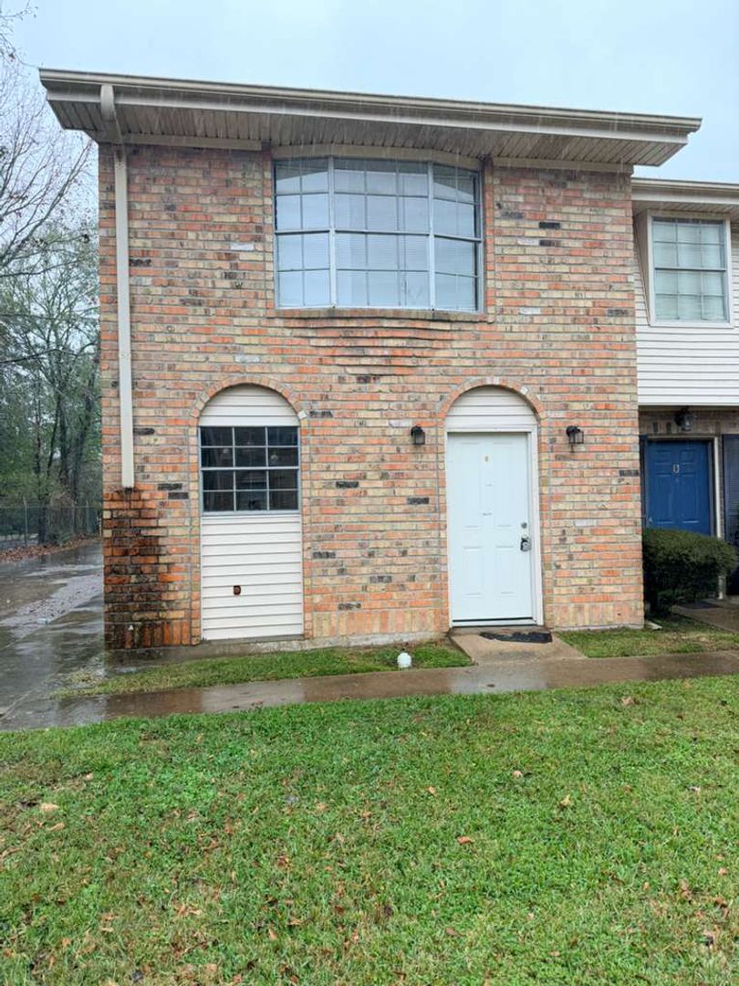 Beaumont House: 6945 Calder Ave