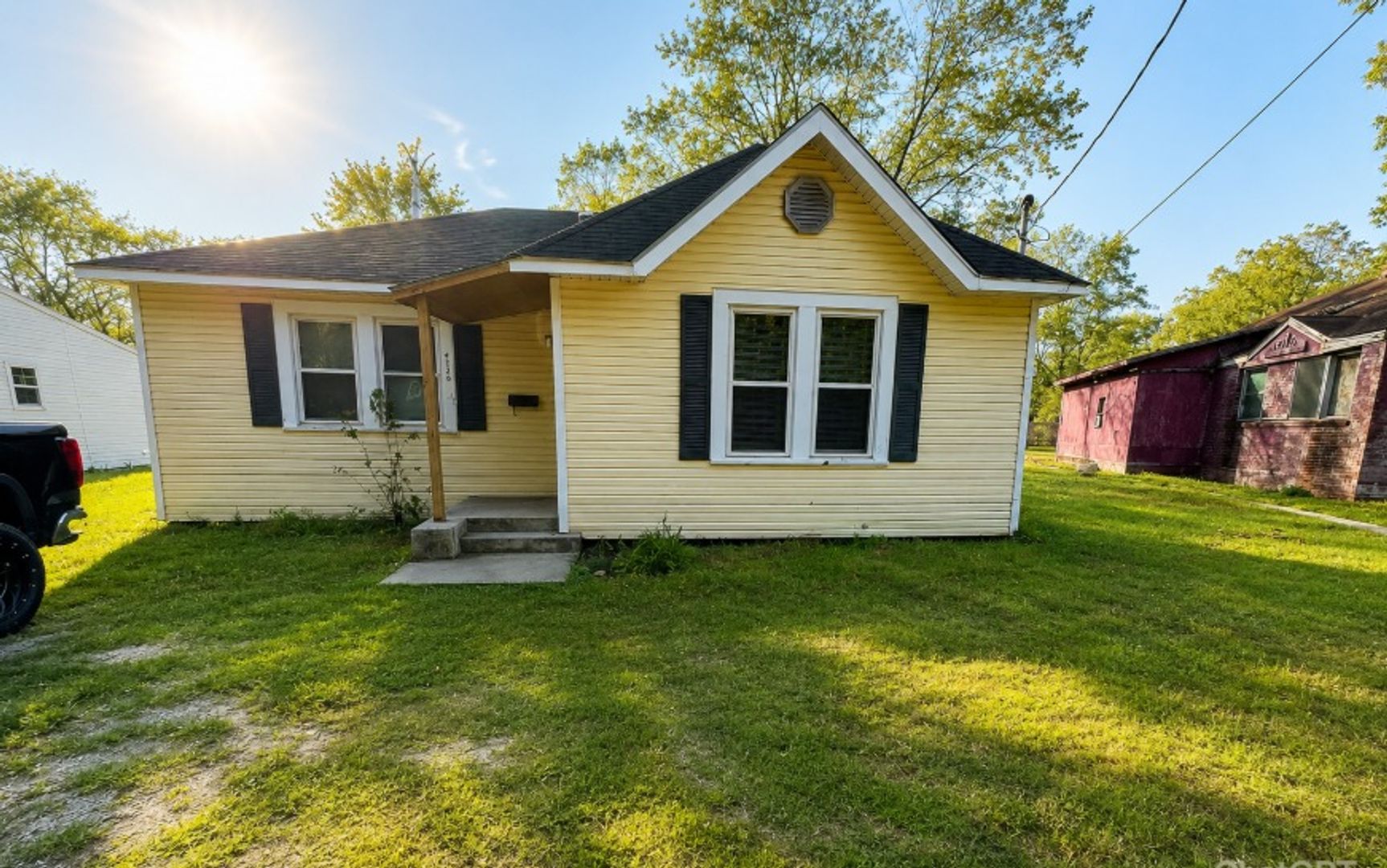 BEAUMONT, House: 4325 WOODLAWN AVE