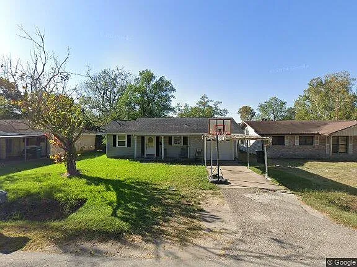 Beaumont House: 9245 Shepherd Dr