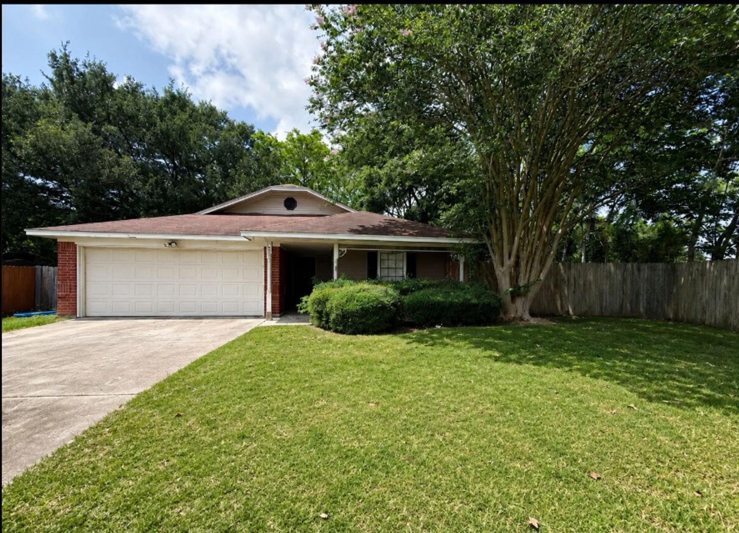 Beaumont House: 1875 Westchase Dr