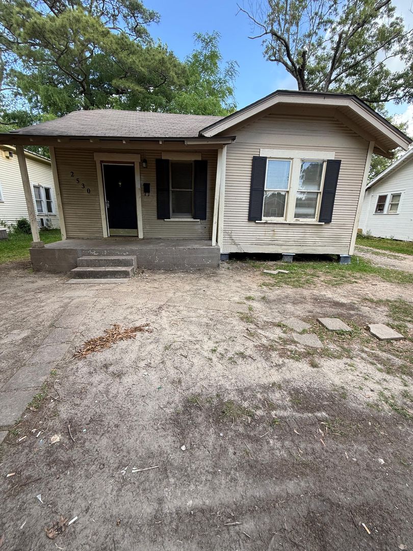 Beaumont House: 2530 Pierce