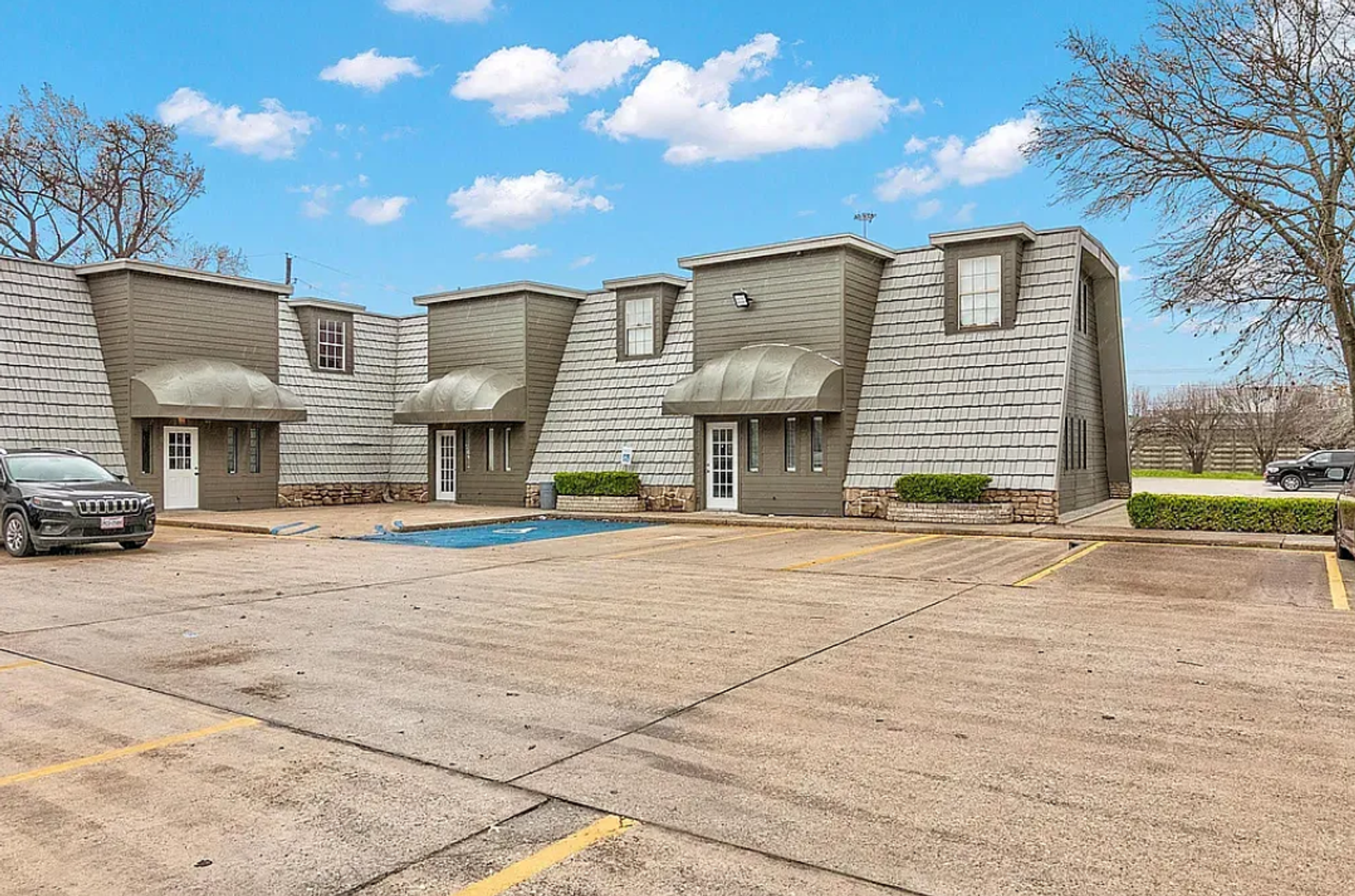Beaumont Apartment: 3350 Mcfaddin Ave