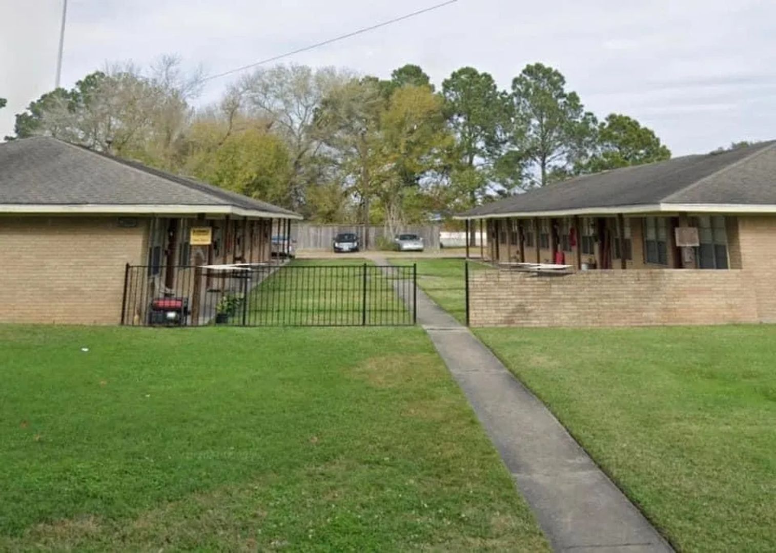 Beaumont Apartment: 700 Corley St