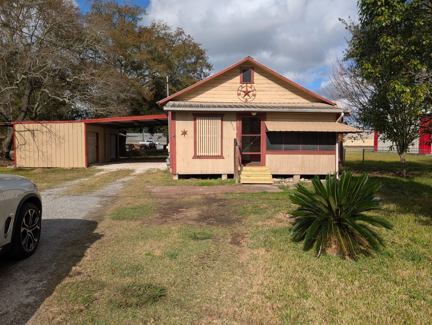 Orange, House: 510 Bilbo Rd,