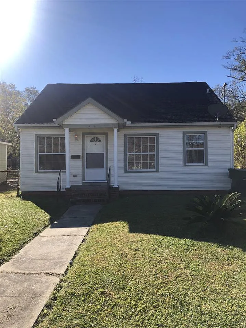 Beaumont House: 1417 Church St