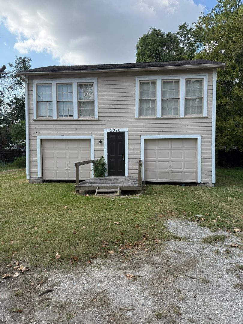 Beaumont House: 2370 Ave C