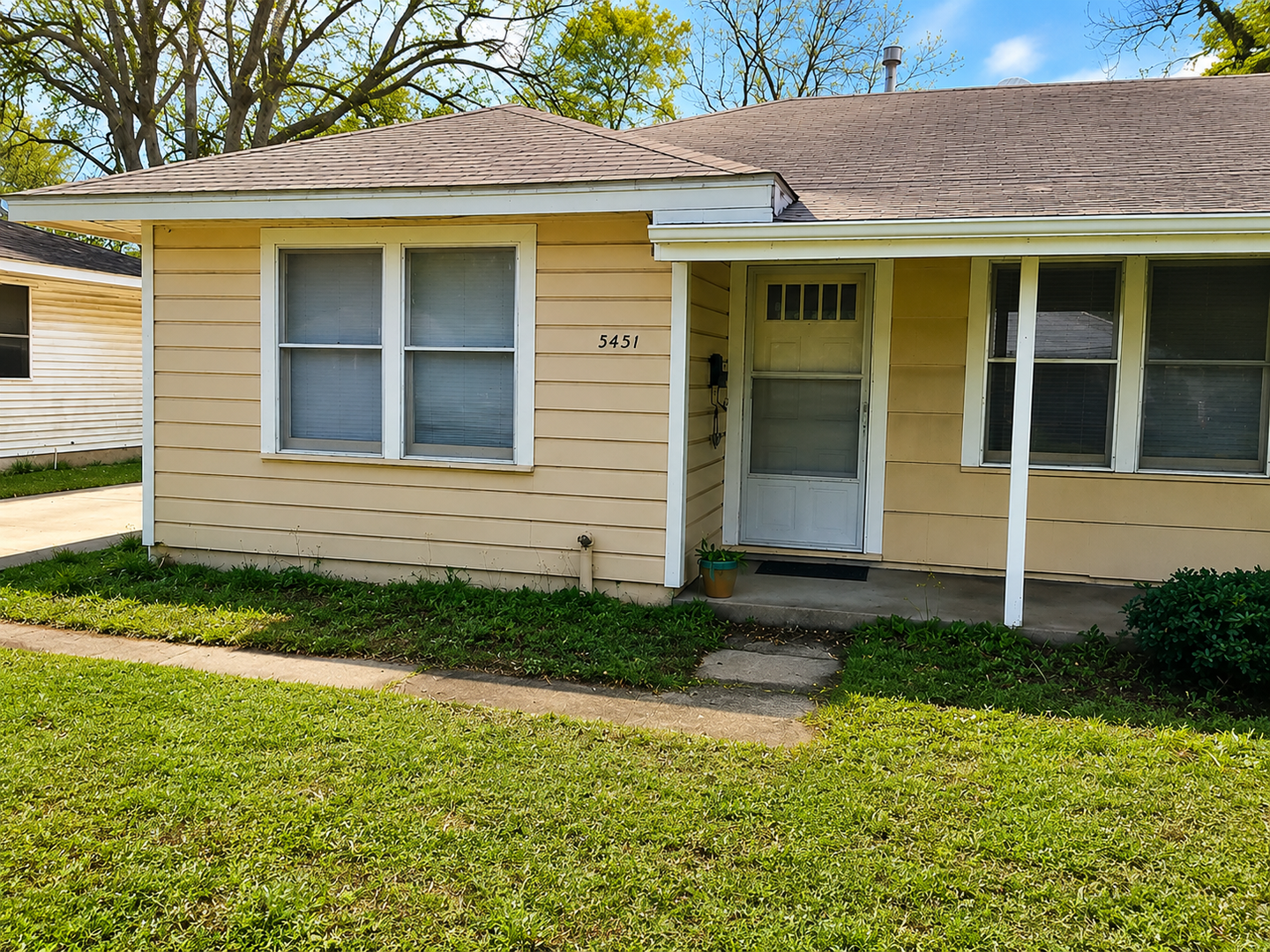 Groves Apartment: 3431 Canal Ave