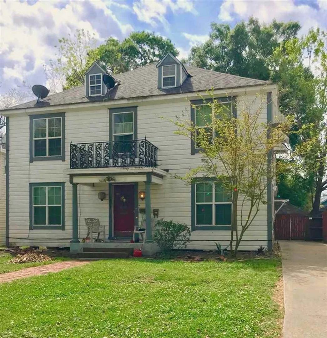 Beaumont Apartment: 2271 Harrison Ave