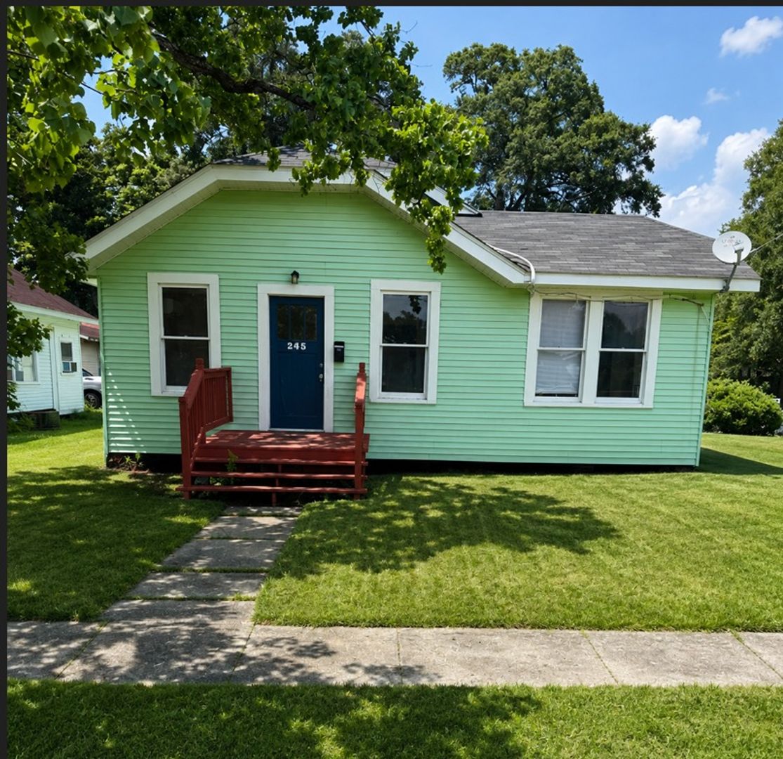 Beaumont House: 285 Adams Street