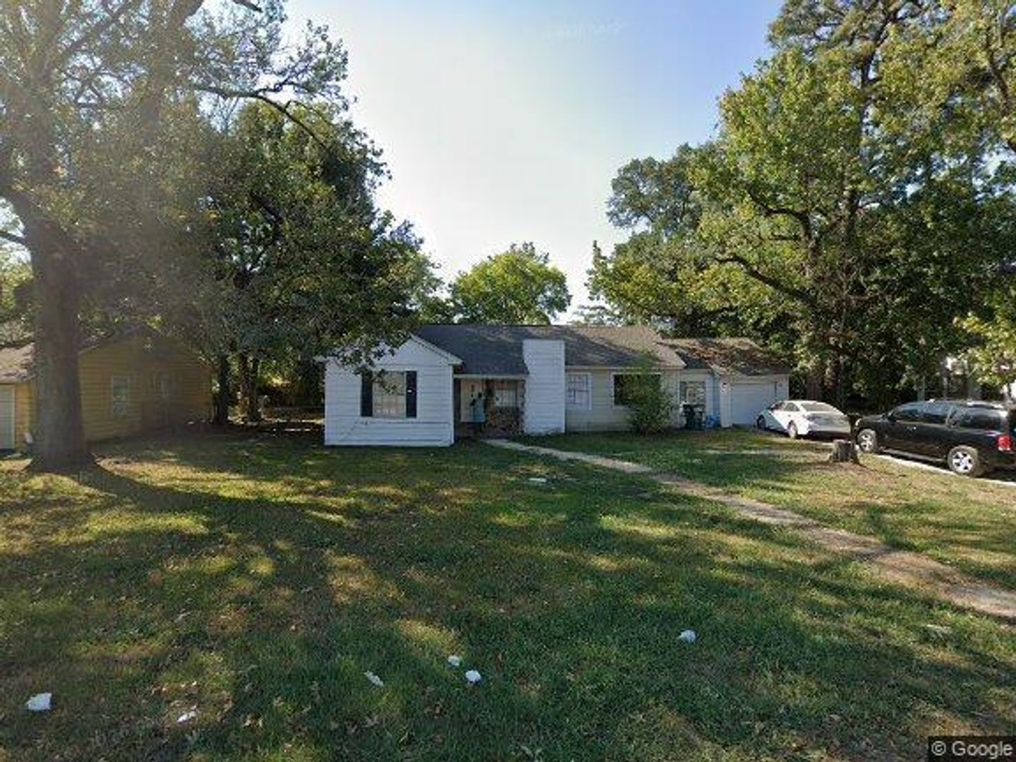 Beaumont House: 2435 Beech St