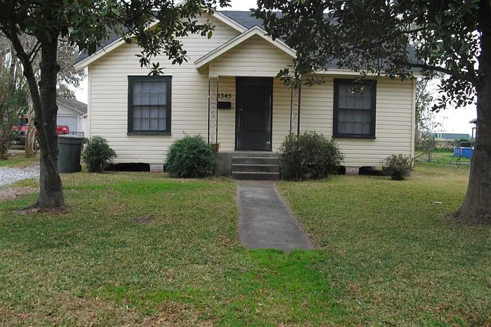 Beaumont House: 5345 E. Parkway Dr