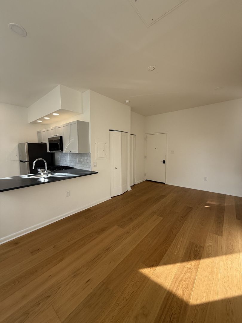 Philadelphia Apartment: 829 Spruce Street