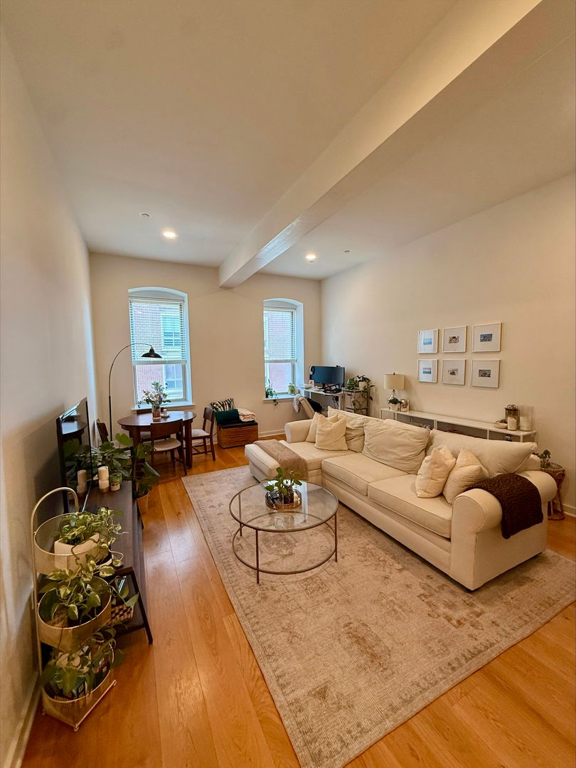 Philadelphia Apartment: 829 Spruce Street