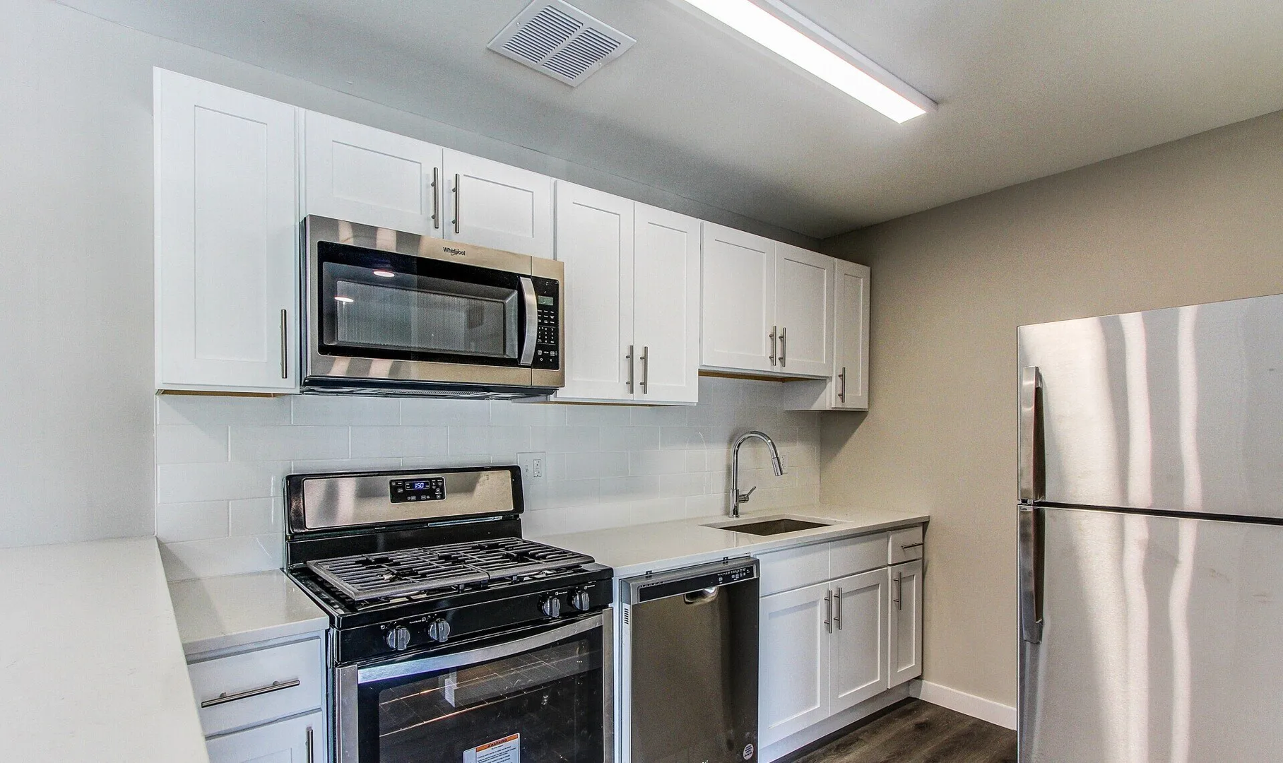 Temple Hills Apartment: 3466 Brinkley Road