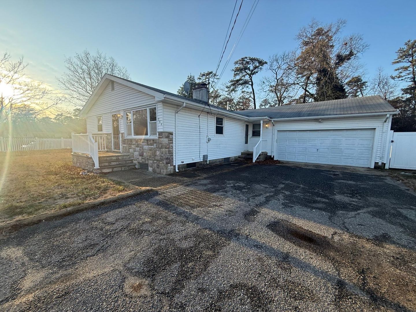 Beachwood House: 254 Admiral Ave
