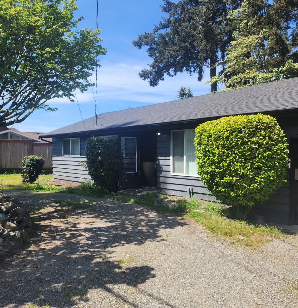 Federal Way House: 1916 S 308th Street