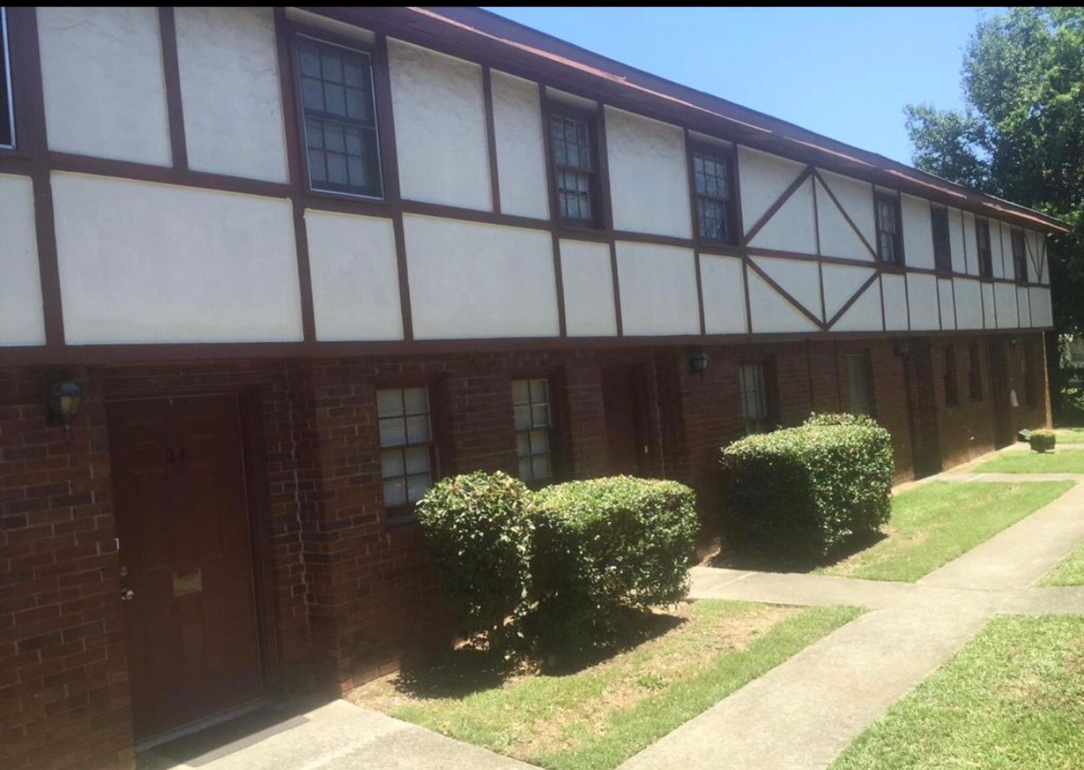 Warner Robins Apartment: 108 Arizona Avenue