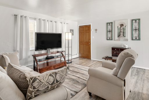 Two-Bedroom steps from Westminster High School "ONLY $500 DEPOSIT W.A.C" – photo 1