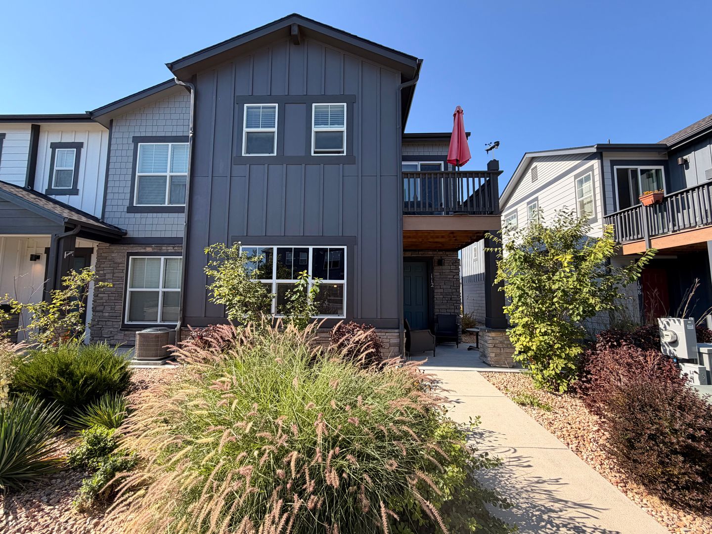 Beautiful 3 bed, 3 bath Townhome with 2 car garage!