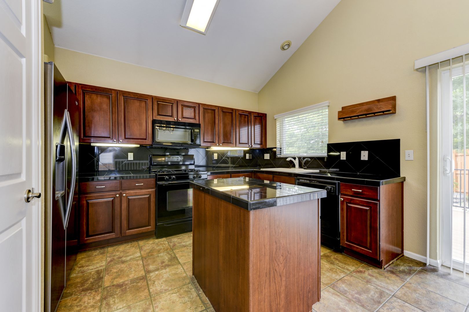3898 Beasley Drive — photo 6