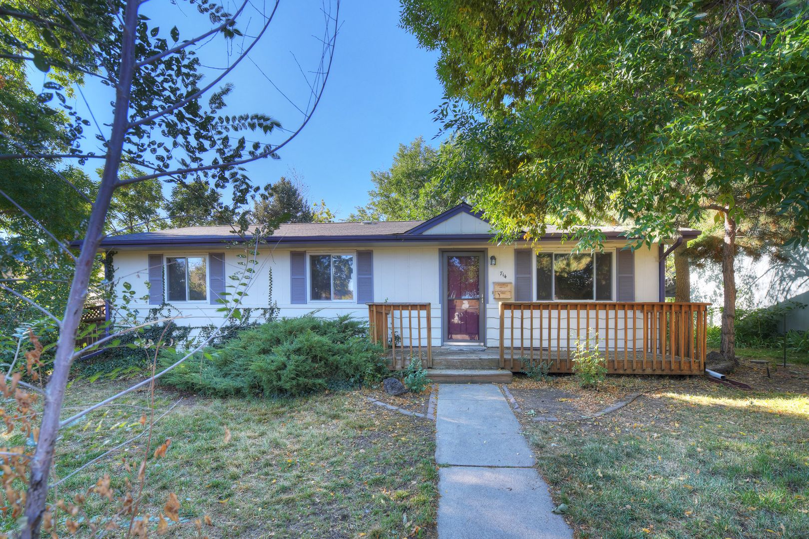 Lafayette House: 714 E Simpson Street