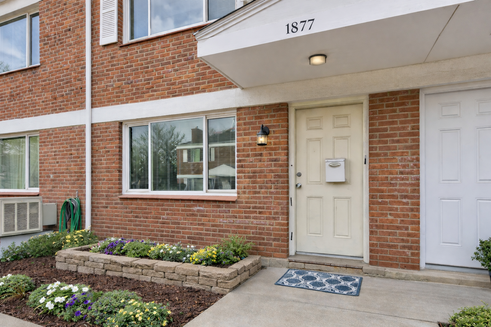 Denver Apartment: 1869 W. Mosier Place