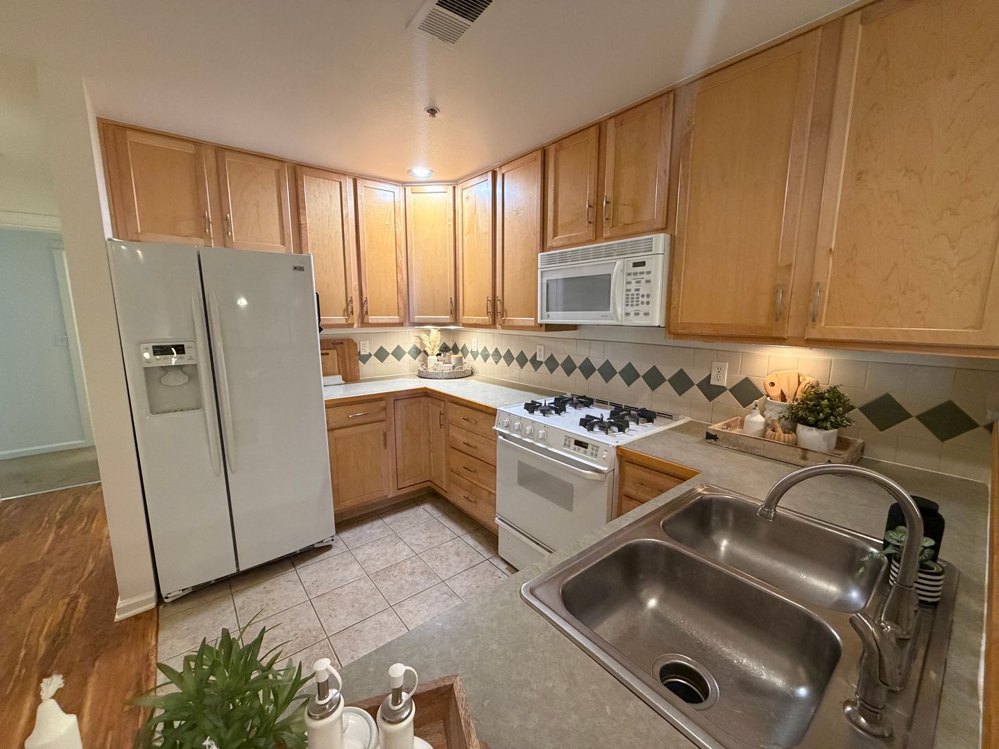 1575 Zamia Apt 2 — photo 5