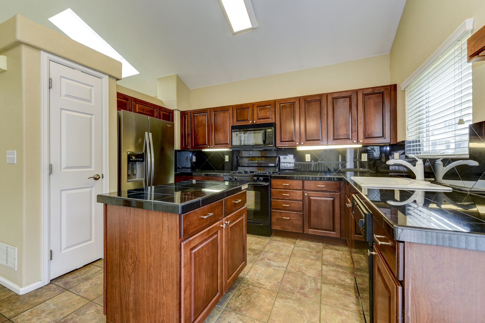 3898 Beasley Drive — photo 7