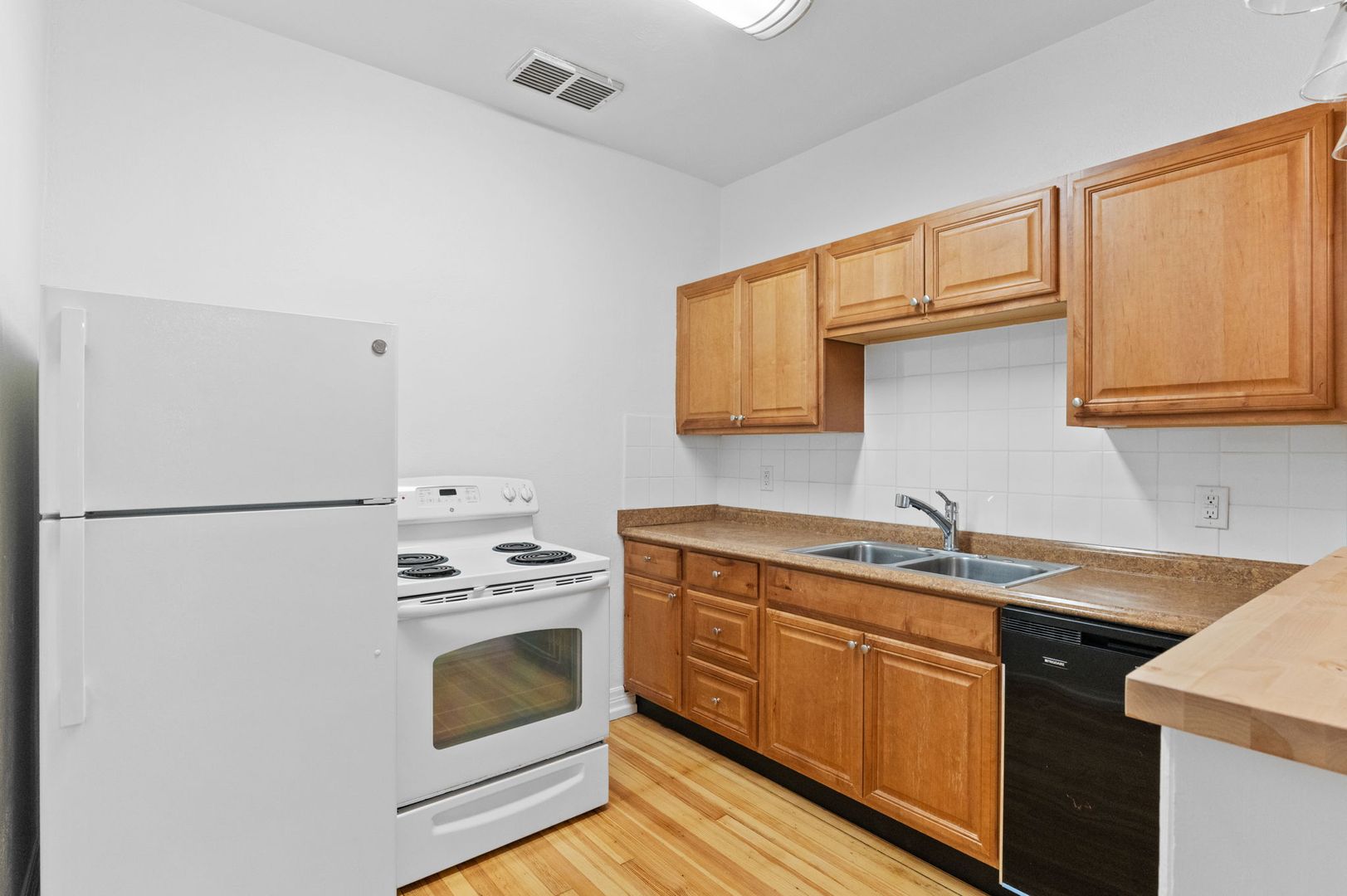 3619 W. 32nd Ave - 6 — photo 4