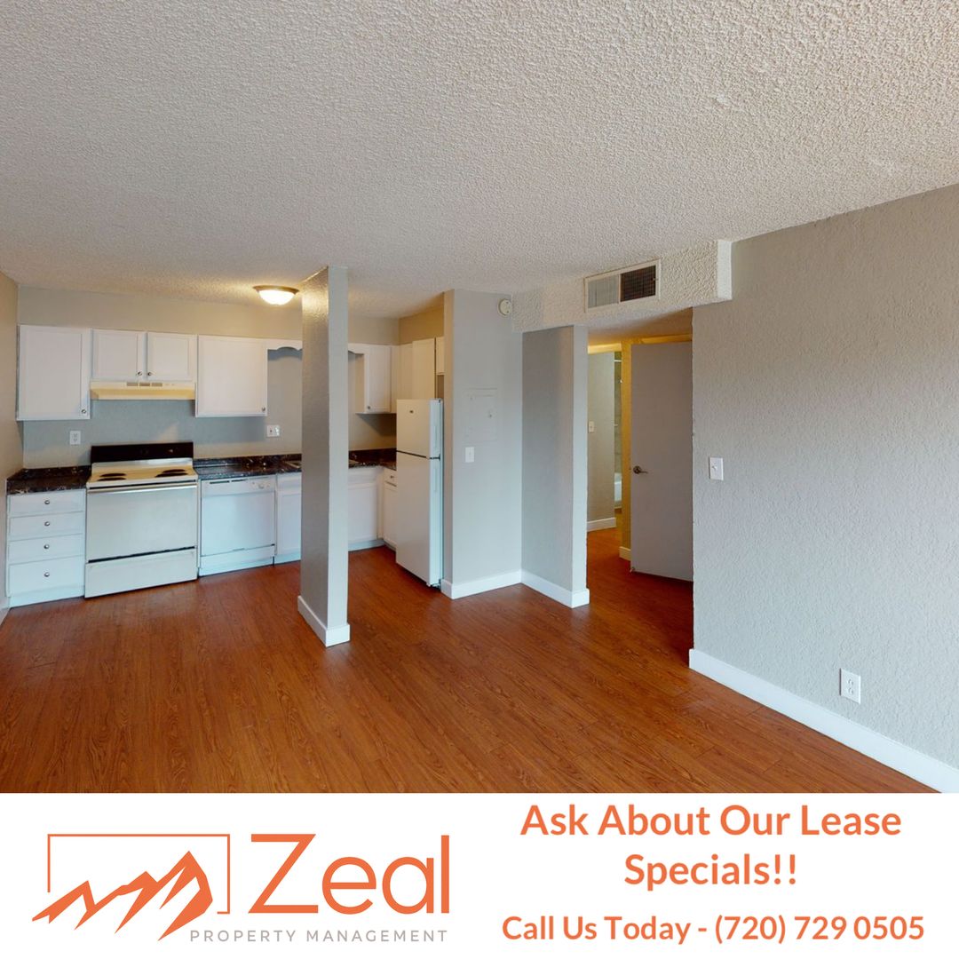 Aurora Apartment: 1945 Peoria Street