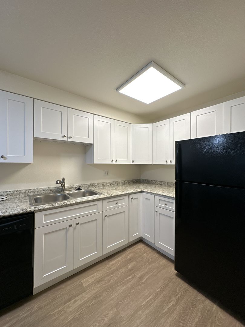 Aurora Apartment: 1747 Peoria Street
