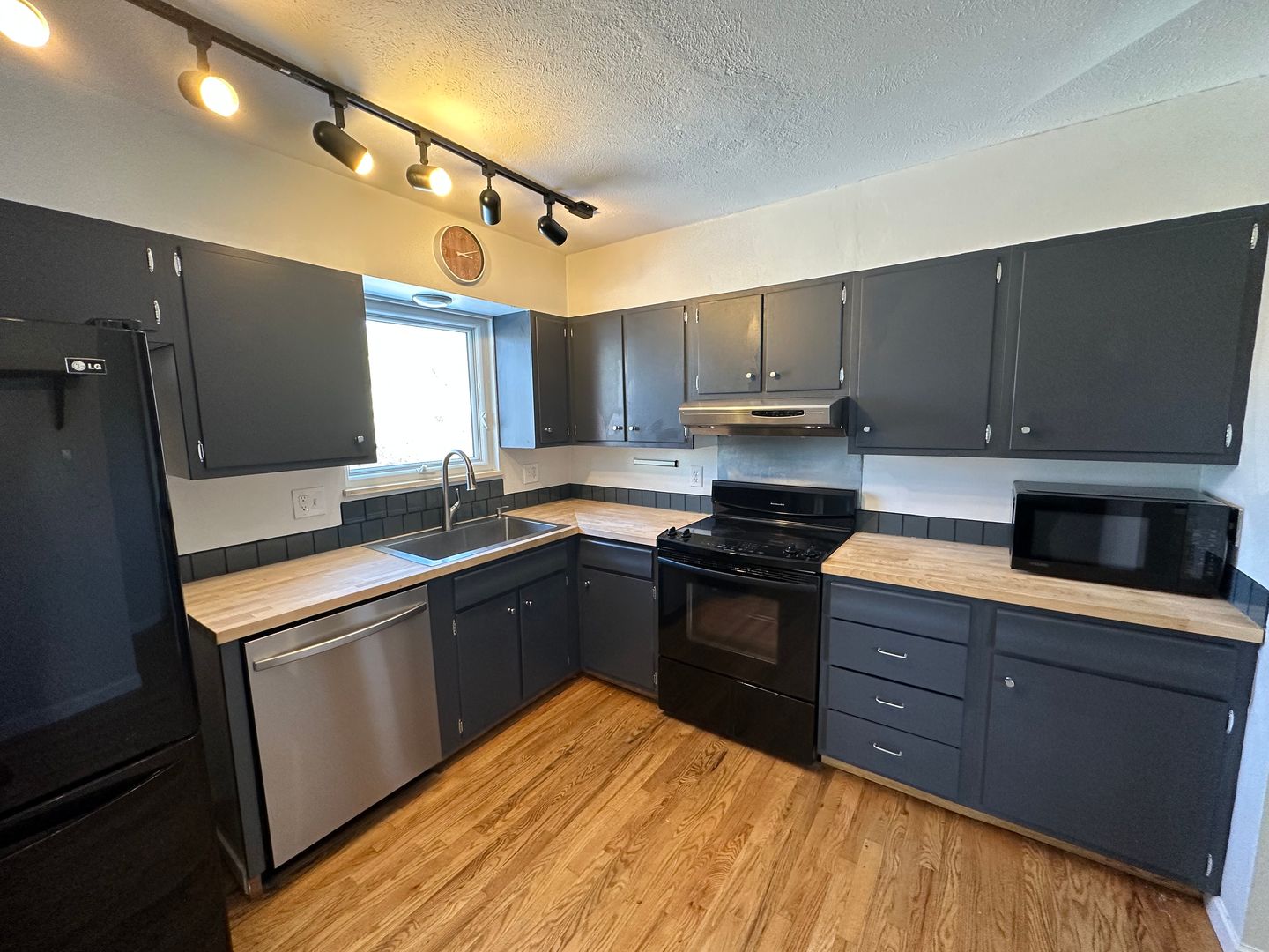 Boulder House: 4605 Macky Way