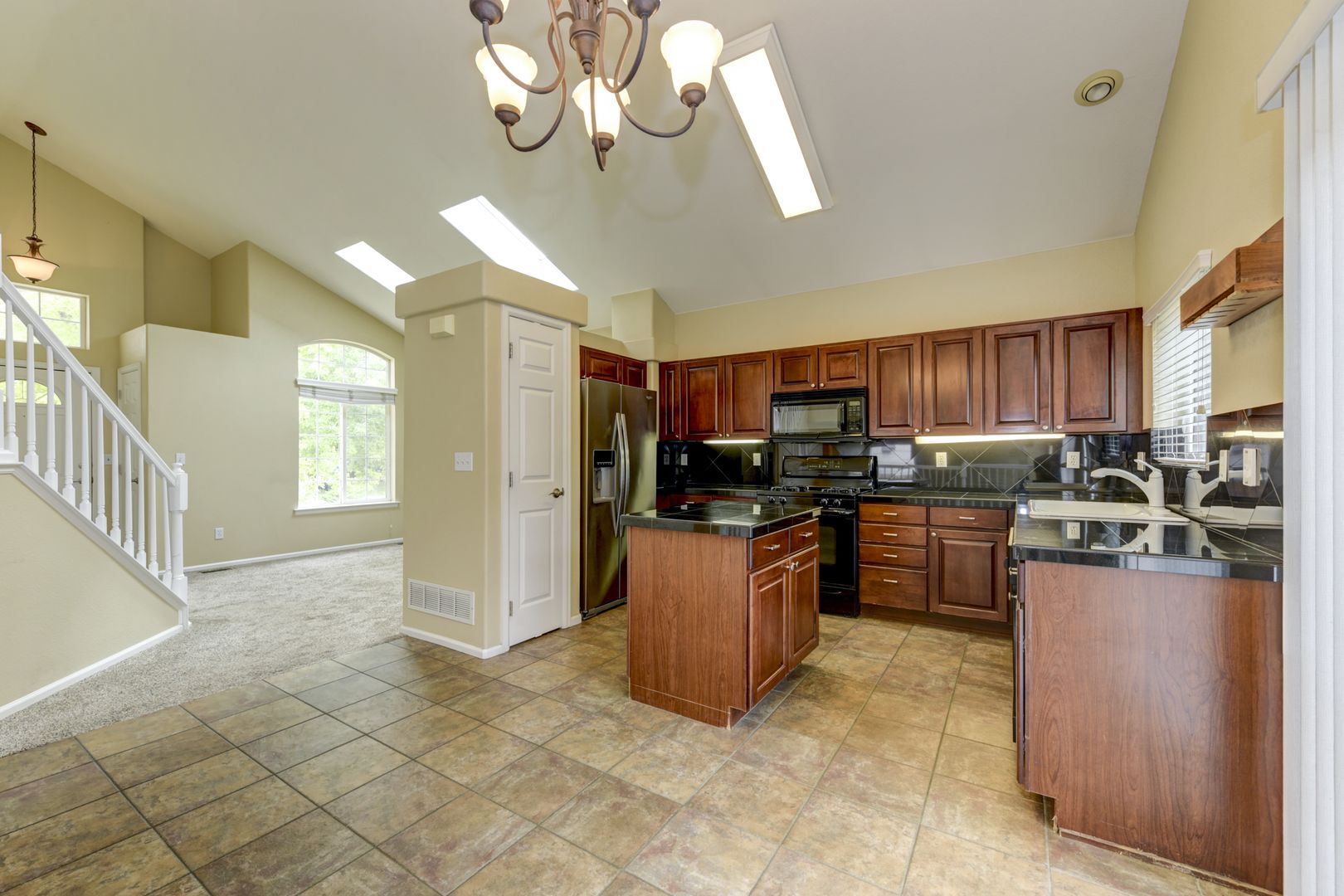 3898 Beasley Drive — photo 11