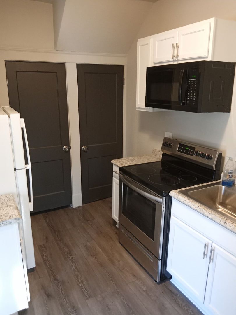 Meadville Apartment: 828-830 Penn Street