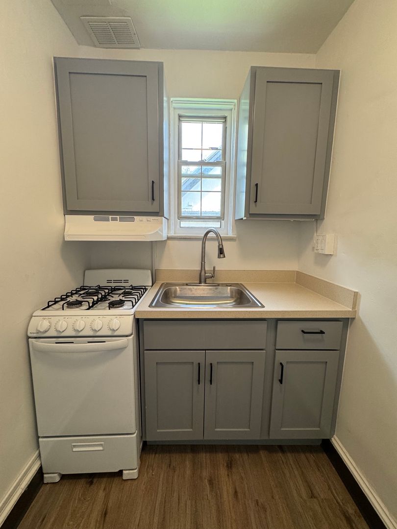 Meadville Apartment: 572 Chestnut St