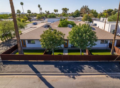 Modern 1-Bedroom Oasis with Private Backyard! – photo 1